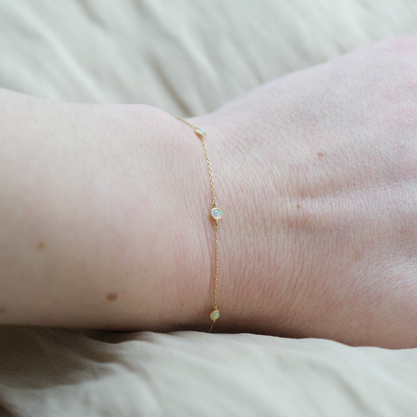 14ct Opal Bracelet in Gold